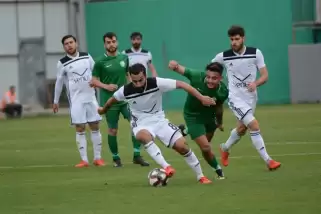 Manisa BBSK, sahasında Sivas Belediyespor'u 2-0 yendi