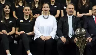 Pelin Yüce: "Tepede olanlar yalnızdır, biz de öyle bir noktadayız"