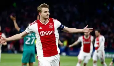 Matthijs de Ligt tarihe geçti! Gol...
