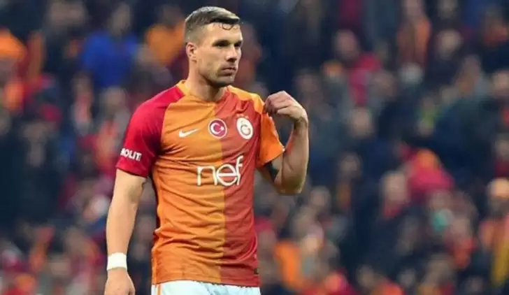 Lukas Podolski'den Emre Akbaba mesajı