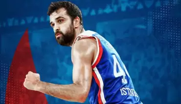 Simon: "Anadolu Efes'le şampiyon olduğum için mutluyum"