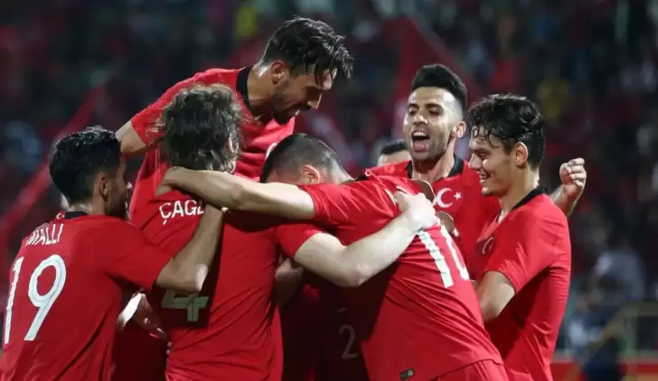 A Milli Futbol Takımı, Özbekistan'ı Zeki'nin golleriyle 2-0 mağlup etti