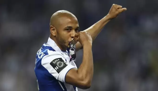 Brahimi'den şok eden talep! F.Bahçe ve G.Saray...