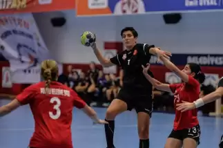 Kadınlar hentbolde en golcü isim Yeliz Özel