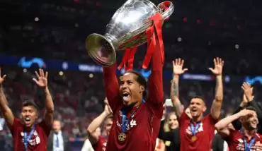 "Virgil van Dijk, Ballon d'Or'u kazanmayı hak ediyor"