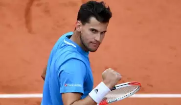 Ertelenen maçta finale çıkan Dominic Thiem oldu!