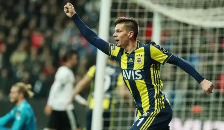 Fenerbahçeli futbolcuyla ilgili flaş sözler!