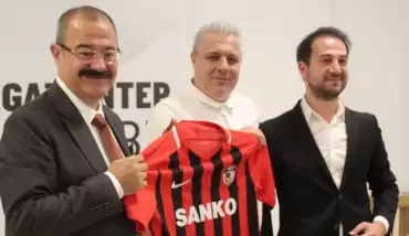 Gazişehir Gaziantep, Marius Sumudica ile 1+1 yıllık sözleşme imzaladı.