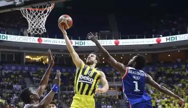 Fenerbahçe Beko kritik maçı kazandı, seriyi eşitledi!
