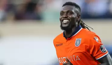 Fenerbahçe'de rota yeniden Adebayor!