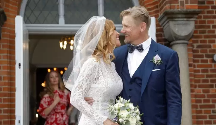 Ünlü kaleci, Playboy güzeliyle evlendi!