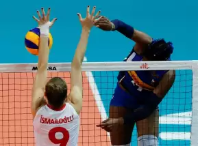 A Milli Kadın Voleybol Takımı, İtalya'ya 3-2 yenildi