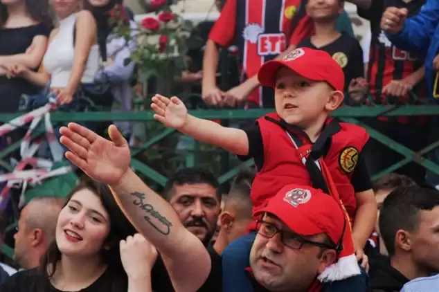 Eskişehirspor’un kutlamaları festivali aratmadı