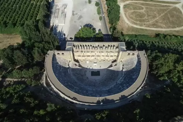 Turkish Airlines Antalya Open Turnuvası'nın sembolik açılış töreni antik tiyatroda yapıldı