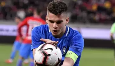 Hagi rekorla Barcelona yolcusu!