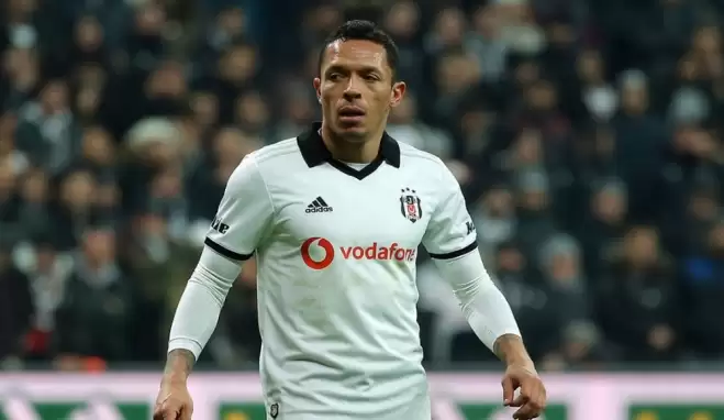 Adriano’ya Portekiz’den iki büyük kulüp talip oldu