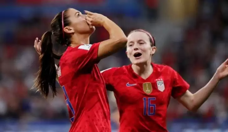 ABD-İngiltere maçında Alex Morgan sevinciyle İngilizleri sinirlendirdi!