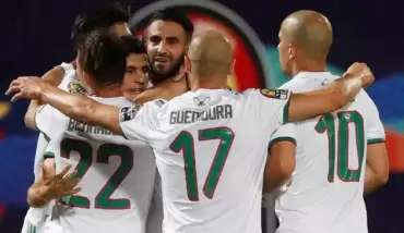 Cezayir rahat turladı