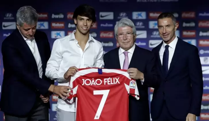 Atletico Madrid, Joao Felix'i tanıttı