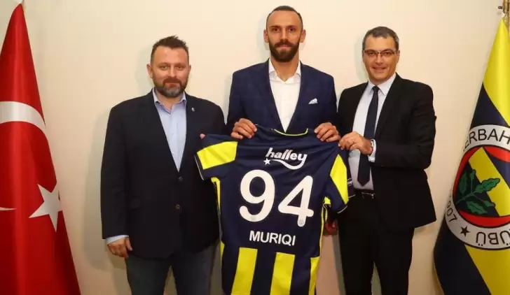 Vedat Muriç, Fenerbahçe ile 4 yıllık sözleşme imzaladığını duyurdu!