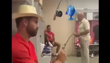 Video - Diego Costa soyunma odasında balık tuttu