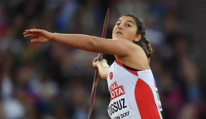 Eda Tuğsuz'dan cirit atmada gümüş madalya