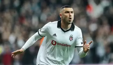 Ali Naibi'den Burak Yılmaz açıklaması!: "Beşiktaş'ta kalacak ve bizi şampiyonluğa götürecek"