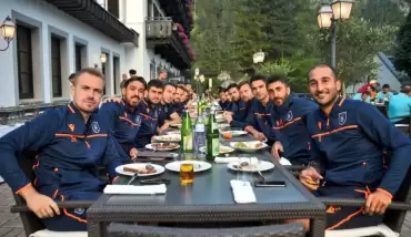 Medipol Başakşehir'in yeni transferi Azubuike kampa katıldı