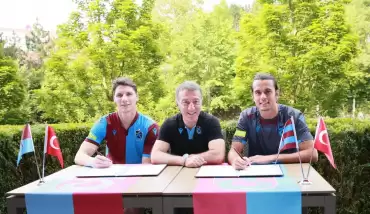Trabzonspor'da yeni transferler için imza töreni düzenlendi
