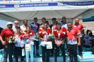 Gençlik ve Spor İl Müdürü Murat Eskici, "Sporcularımız bu sevinci ve gururu tekrar yaşatacaklar"