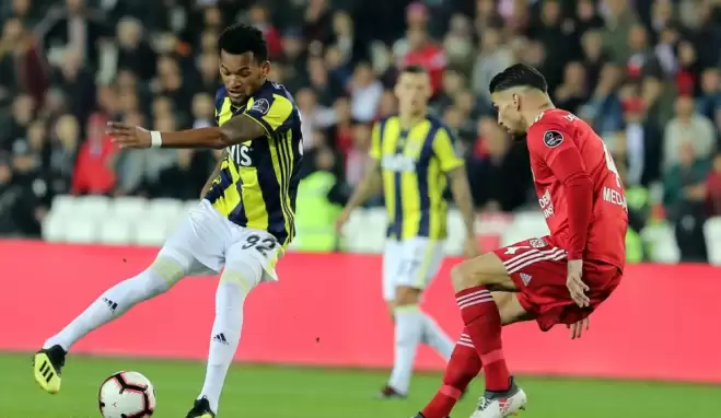 Sivasspor - Fenerbahçe maçının saati değişti