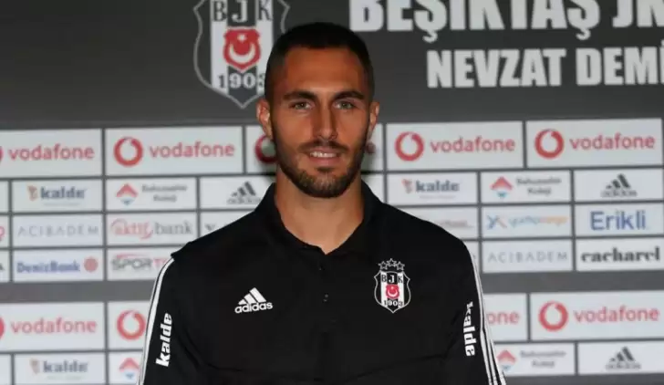 Victor Ruiz'den özel açıklamalar! "Beşiktaş'a gelme sürecim kolay oldu"