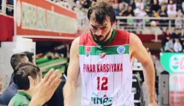 Birkan Batuk, Pınar Karşıyaka'ya veda etti