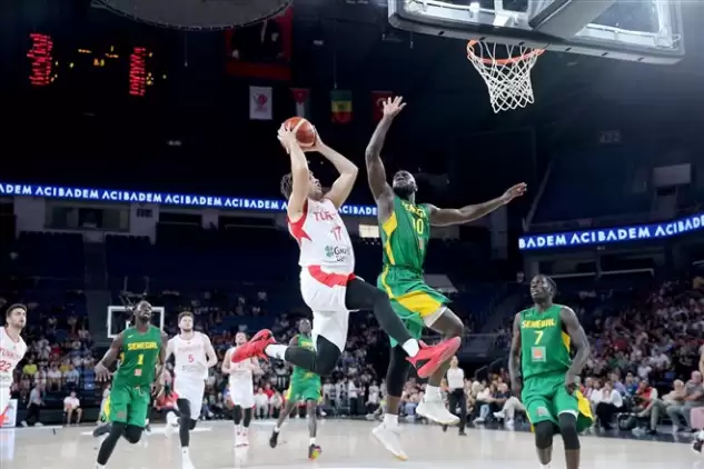 A Milli Erkek Basketbol Takımı, Senegal'i 94-59 mağlup etti