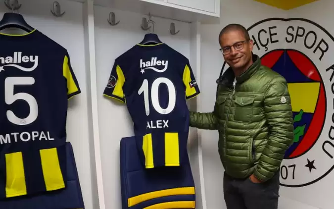 Alex'ten derbi paylaşımı!