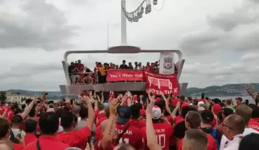 Liverpool taraftarlarından Boğaz turu