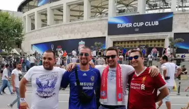 İstanbul kırmızı-mavi!