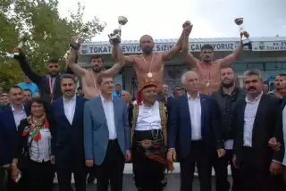 Tokat’ta başpehlivan Ali Gürbüz oldu