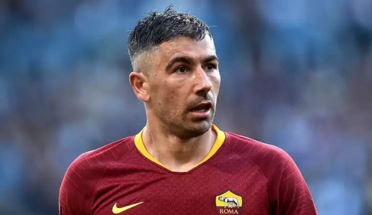 Fenerbahçe'de Kolarov'un alternatifleri hazır