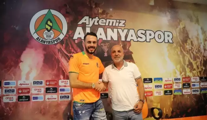 Alanyaspor, Lokman Gör için imza töreni düzenlendi