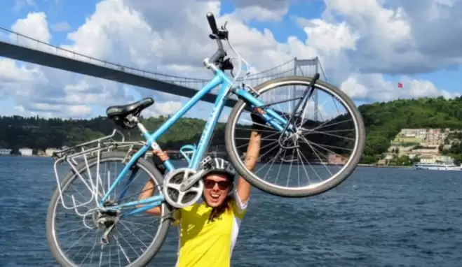 Doğal yaşama destek için Londra'dan İstanbul'a pedal çevirdi