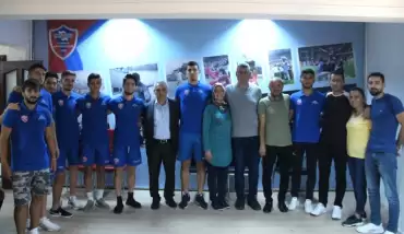 Karabükspor’da 8 alt yapı oyuncusu profesyonel oldu