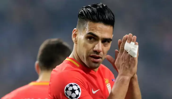 Galatasaraylı yöneticiler Fransa'da Falcao'yu bekliyor