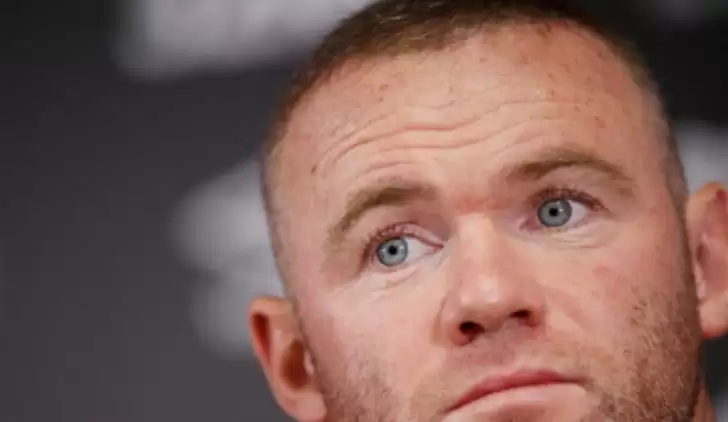 Wayne Rooney gece eğlencelerinde!