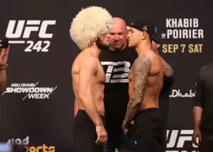 Khabib Nurmagomedov ile Dustin Poirier müsabaka öncesi tartıya çıktı