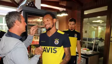 Ali Koç'tan Jailson'a doğum günü sürprizi