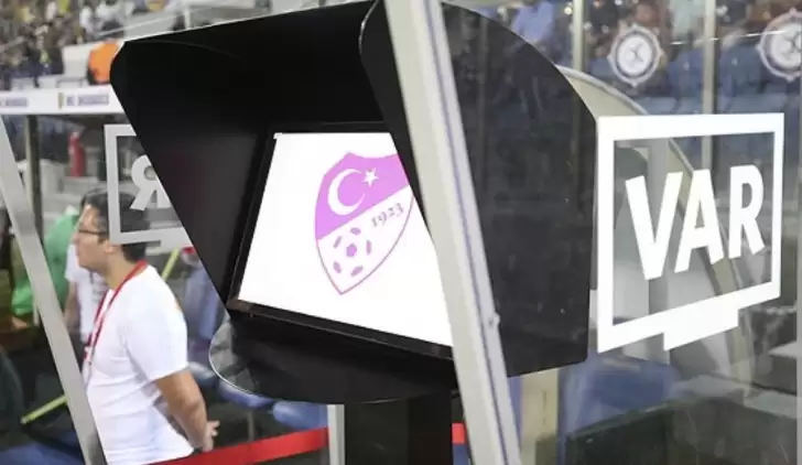 Süper Lig'de VAR müdahalesi Premier Lig'in yaklaşık 4 katı! İlk 3 haftada 15 karar değişti..