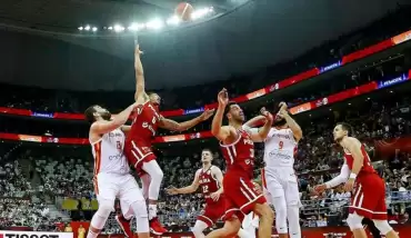 İspanya yarı finale yükseldi