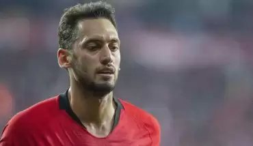 Hakan'dan eleştirilere yanıt: "Ders çıkarıp, önüme bakmam lazım..."