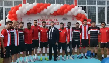 Balıkesirspor'un yeni transferleri taraftarlarla buluştu